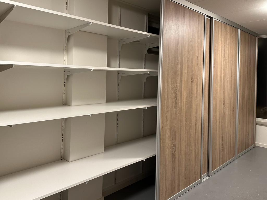 Twee schuifdeurkasten ontworpen en gemonteerd