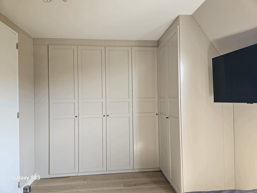 Kledingkastenwand op maat