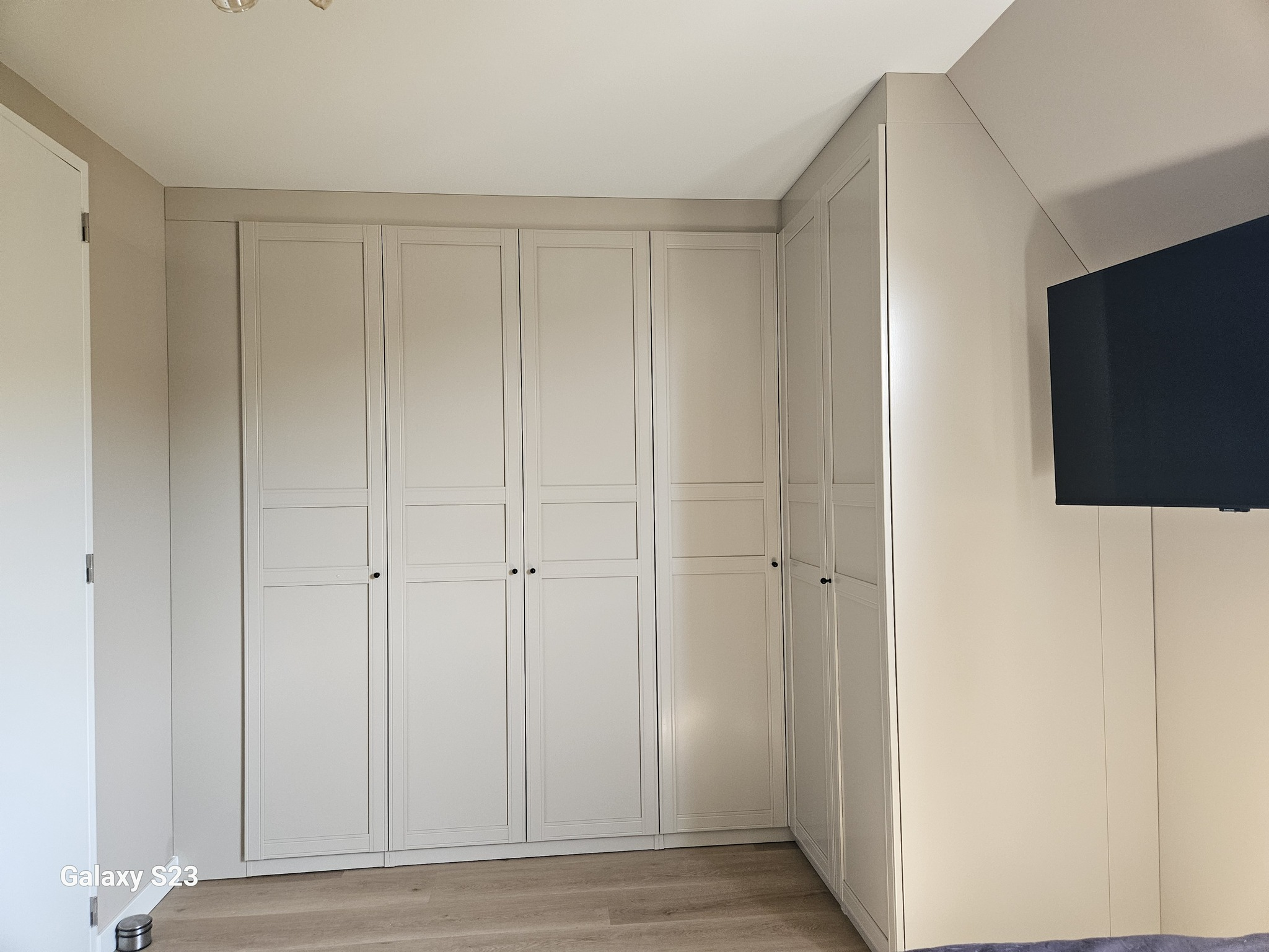 Kledingkastenwand op maat